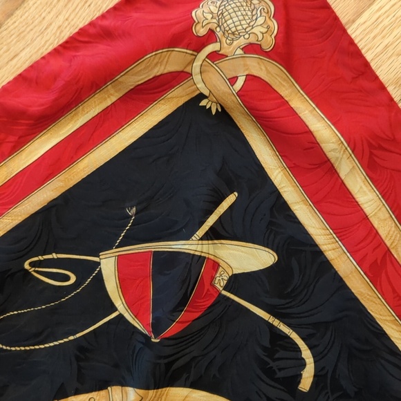 Large silk square - Picture 3 of 4